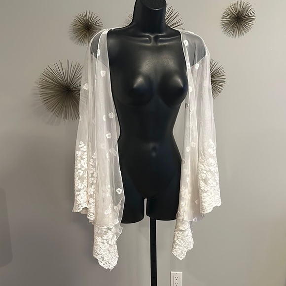 Elegant Sheer White Floral Kimono - Picture 1 of 6